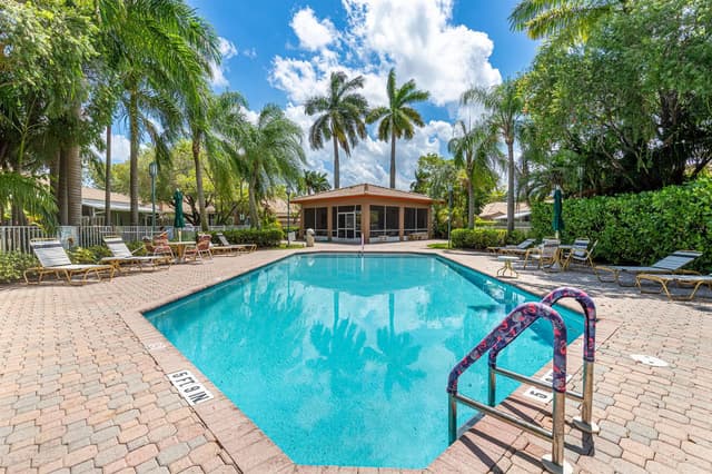 10168 Lombardy Drive, Tamarac FL 33321 - Tamarac, FL - Photo 5