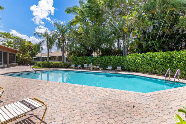10168 Lombardy Drive, Tamarac FL 33321 - Tamarac, FL - Photo 4