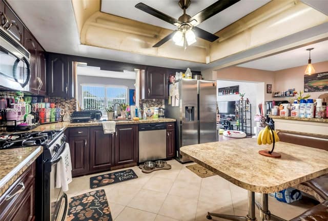 1620 NW 122nd Ave, Pembroke Pines FL 33026 - Pembroke Pines, FL - Photo 5