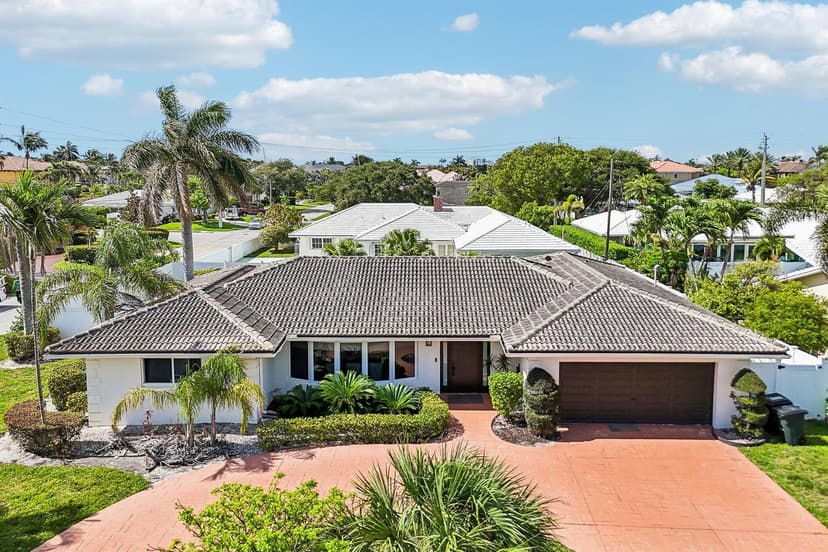 2940 NE 39th Court, Lighthouse Point FL 33064
