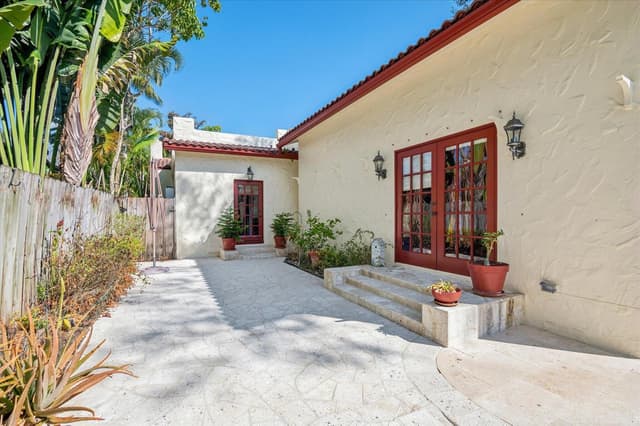 704 SE 8th Street, Fort Lauderdale FL 33316 - Fort Lauderdale, FL - Photo 2