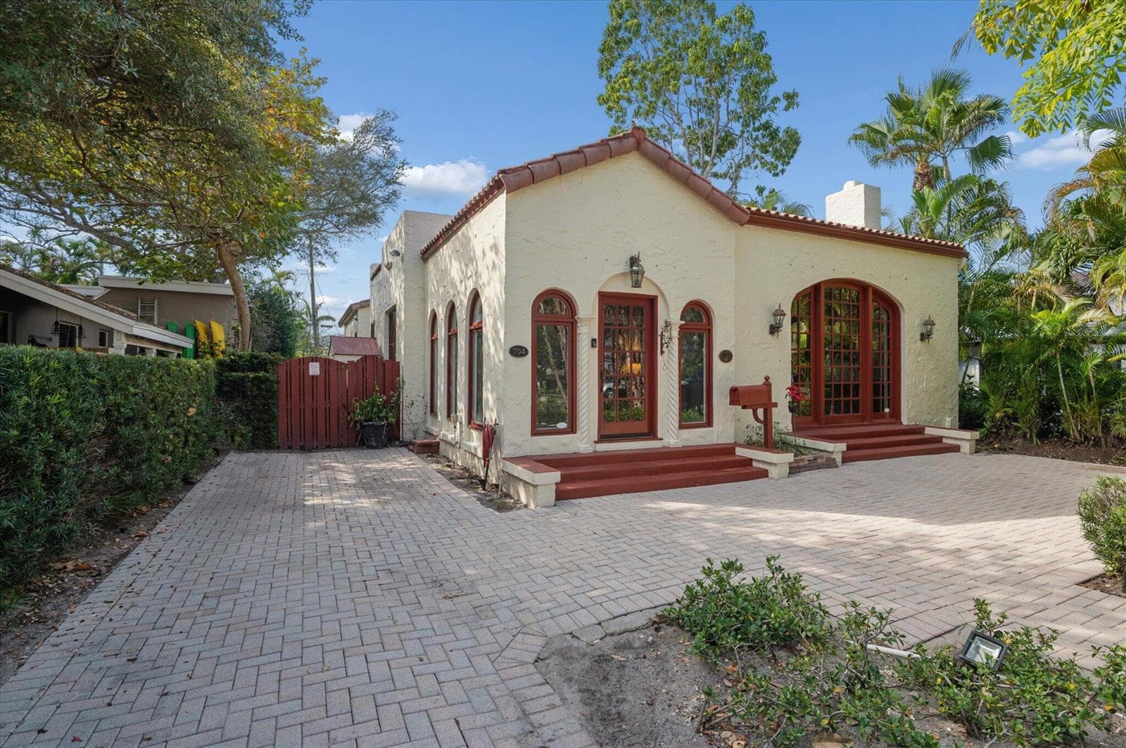 704 SE 8th Street, Fort Lauderdale FL 33316 - Fort Lauderdale, FL - Photo 1