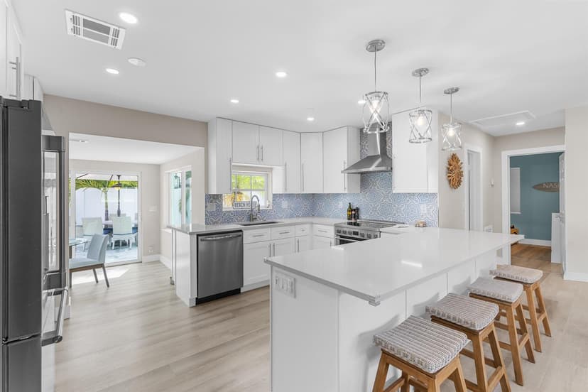 612 SE 10th Avenue, Deerfield Beach FL 33441