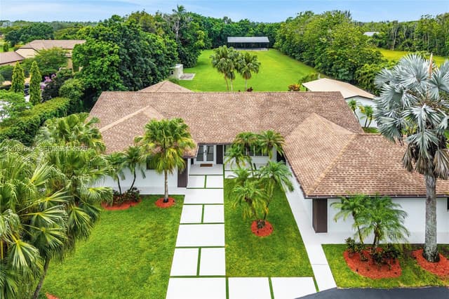 13900 Mustang Trl, Southwest Ranches FL 33330 - Southwest Ranches, FL - Photo 4