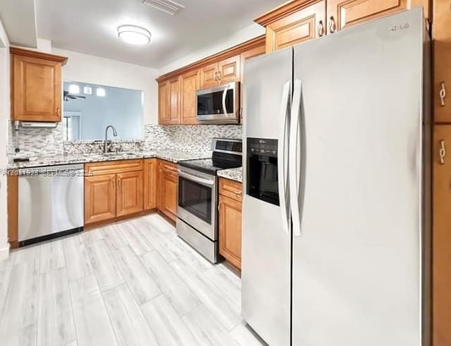4182 S Pine Island Rd, Davie FL 33328 - Davie, FL - Photo 2