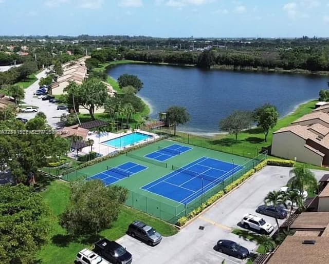 4182 S Pine Island Rd, Davie FL 33328 - Davie, FL - Photo 5