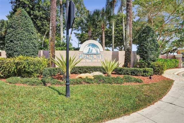 11100 SW 15th Mnr, Davie FL 33324 - Davie, FL - Photo 2