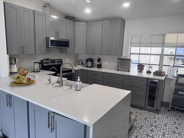11747 NW 12th Street, Pembroke Pines FL 33026 - Pembroke Pines, FL - Photo 2