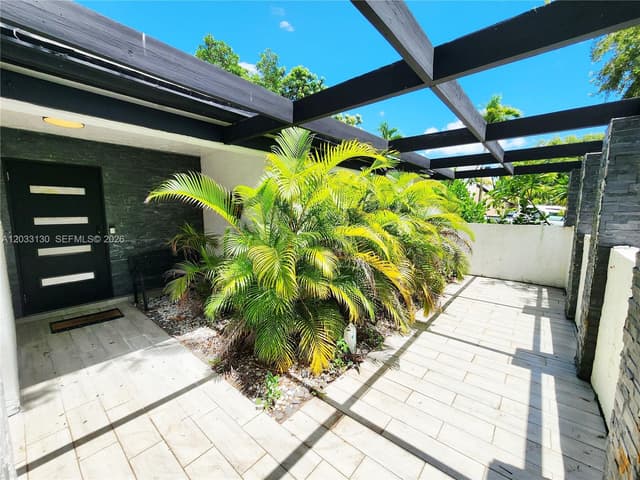 4962 SW 95th Ave, Cooper City FL 33328 - Cooper City, FL - Photo 2
