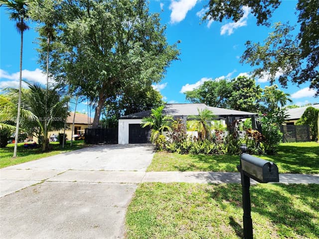 4962 SW 95th Ave, Cooper City FL 33328 - Cooper City, FL - Photo 7