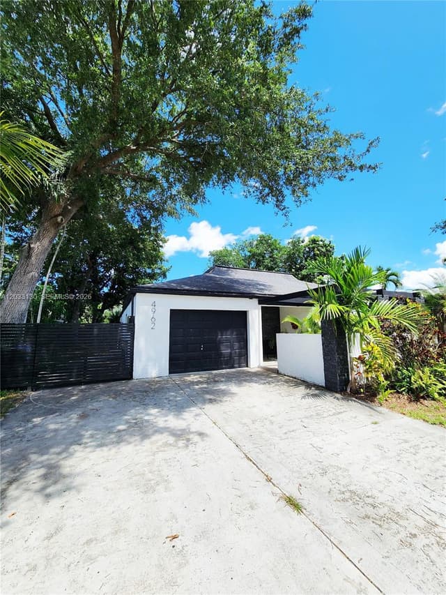 4962 SW 95th Ave, Cooper City FL 33328 - Cooper City, FL - Photo 4