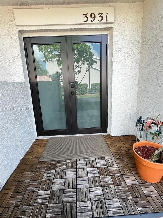 3931 SW 84th Ter, Davie FL 33328 - Davie, FL - Photo 3