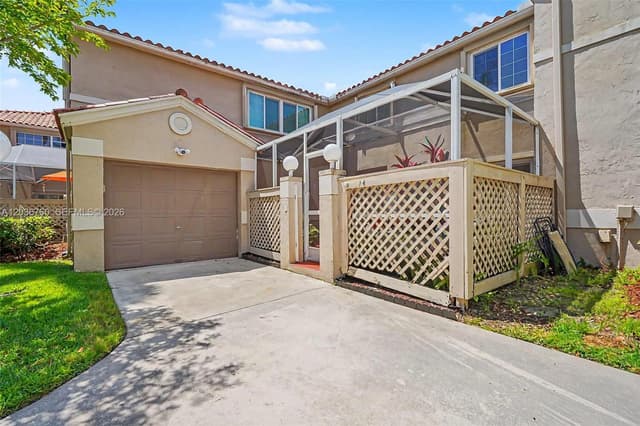 10994 Neptune Dr, Cooper City FL 33026 - Cooper City, FL - Photo 2