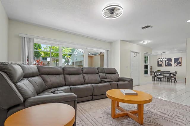 10994 Neptune Dr, Cooper City FL 33026 - Cooper City, FL - Photo 6