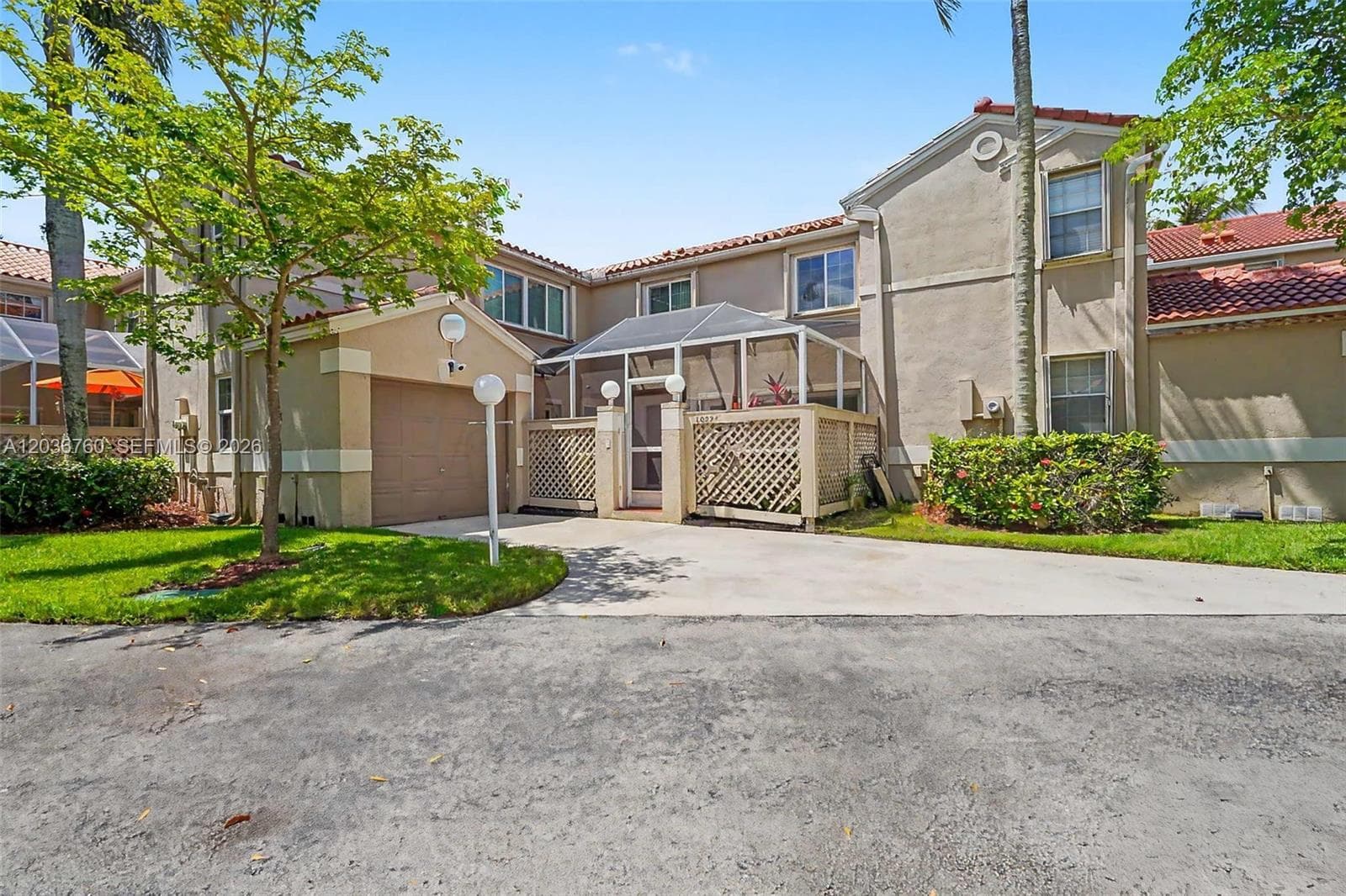 10994 Neptune Dr, Cooper City FL 33026
