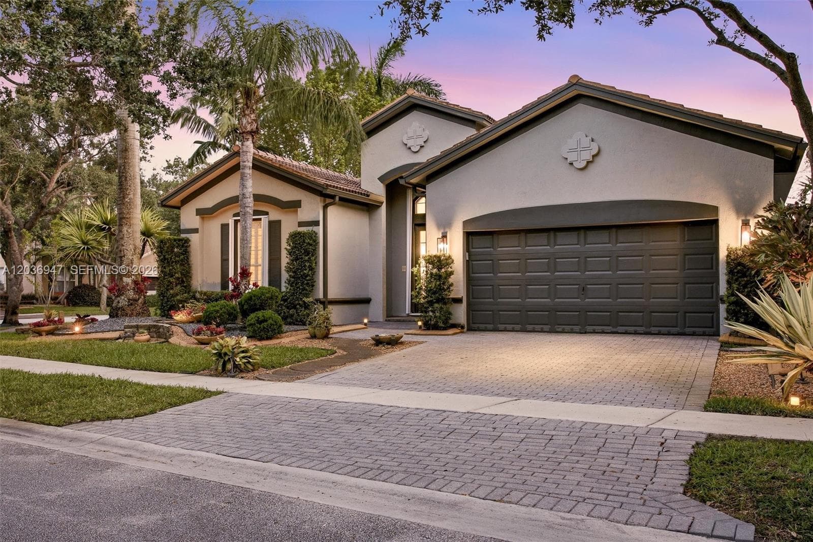 19308 Stonebrook St, Weston FL 33332