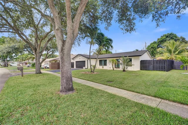 5112 SW 87th Ave, Cooper City FL 33328 - Cooper City, FL - Photo 3