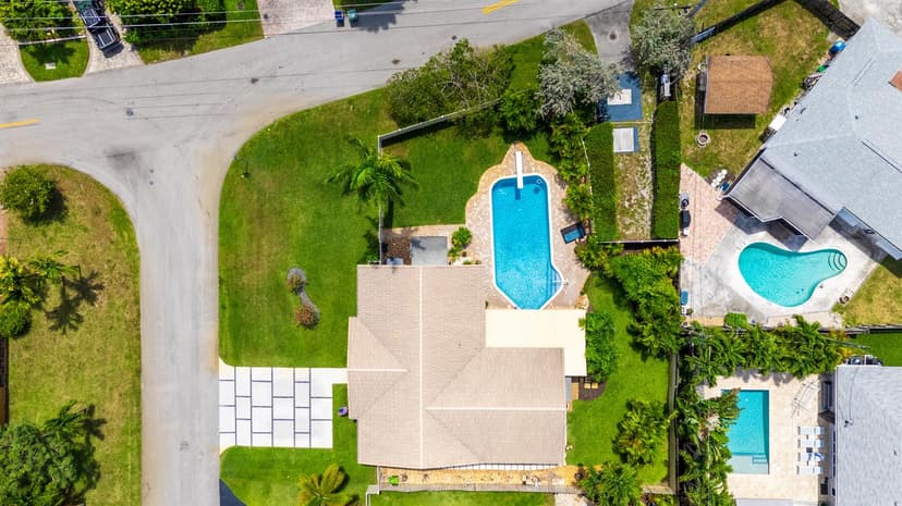 1420 NE 42nd Court, Oakland Park FL 33334