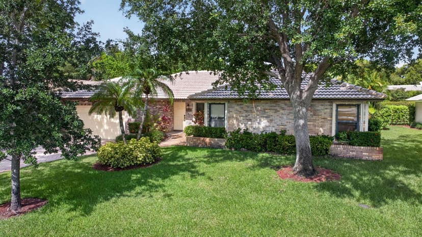 1311 NW 111th Way, Coral Springs FL 33071