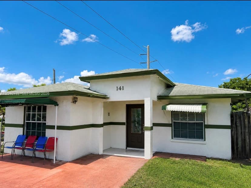 141 SW 2nd St, Deerfield Beach FL 33441