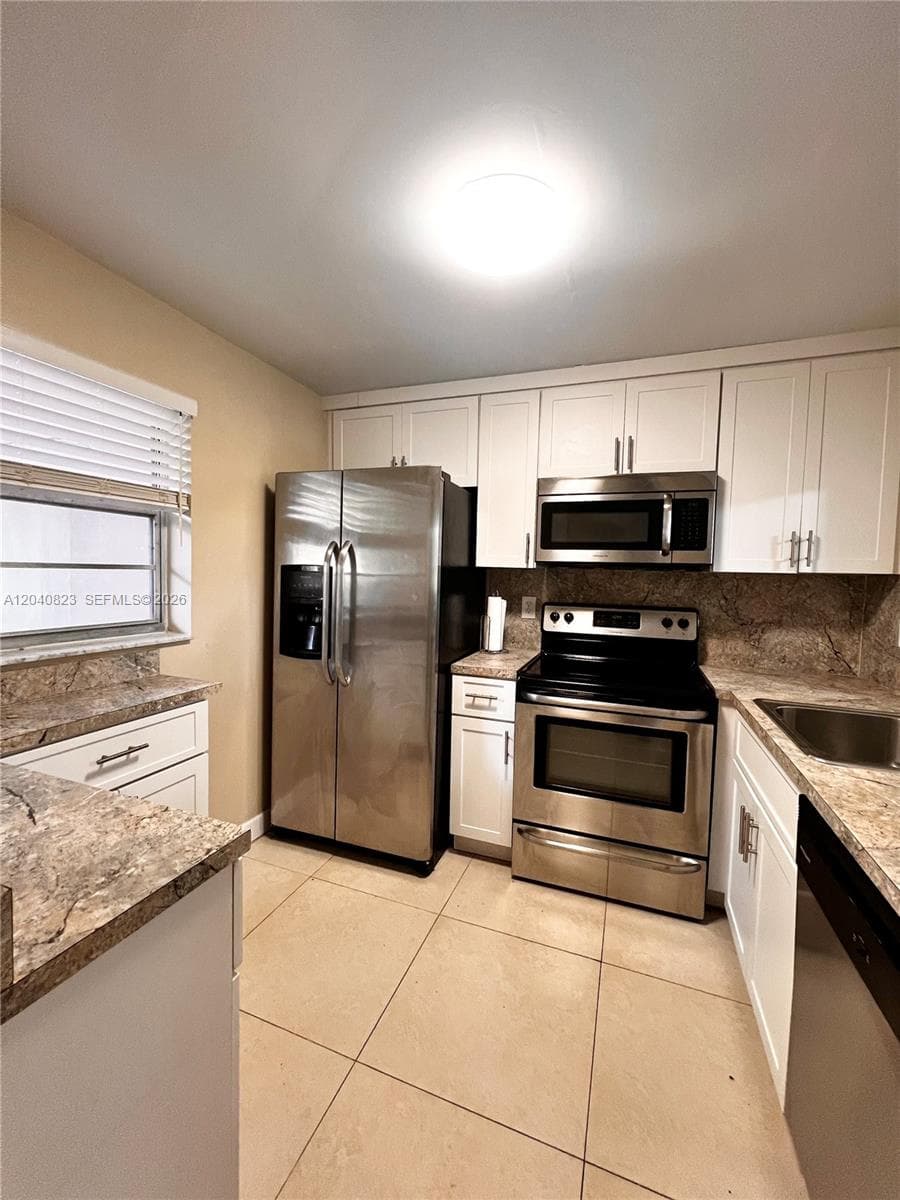 9235 Lagoon Pl # 109, Davie FL 33324 - Davie, FL - Photo 1