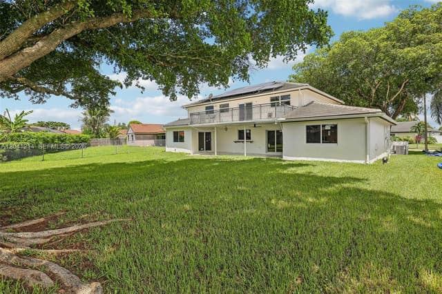 15010 E Falcons Lea Dr, Davie FL 33331 - Davie, FL - Photo 4