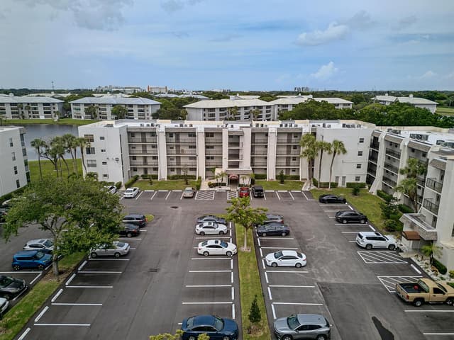 9420 Poinciana Place # 108, Davie FL 33324 - Davie, FL - Photo 2