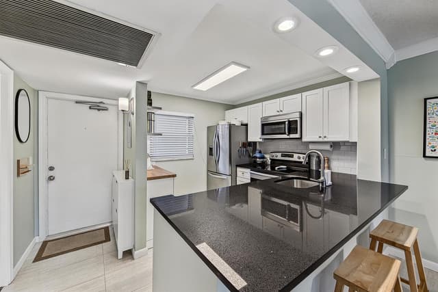 9420 Poinciana Place # 108, Davie FL 33324 - Davie, FL - Photo 4