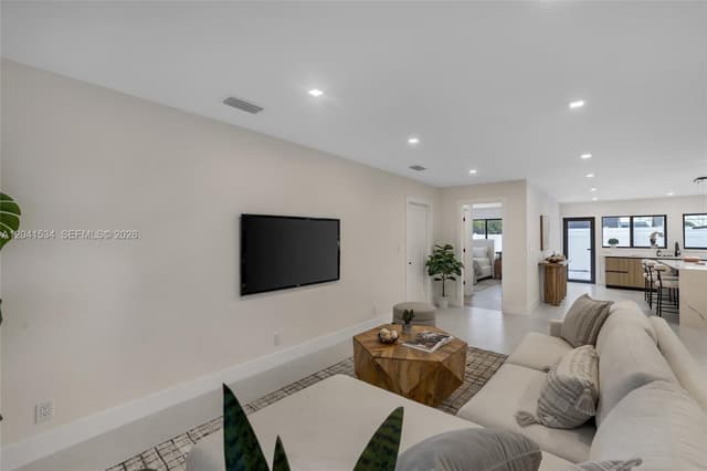 5718 NE 15th Ave, Fort Lauderdale FL 33334 - Fort Lauderdale, FL - Photo 5