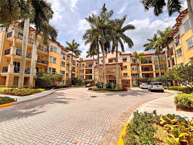 16101 Emerald Estates Dr # 155, Weston FL 33331 - Weston, FL - Photo 2