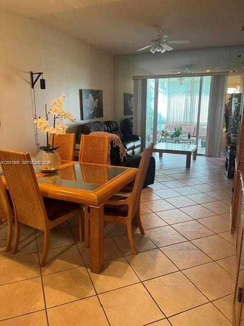 10136 Lombardy Dr, Tamarac FL 33321 - Tamarac, FL - Photo 4