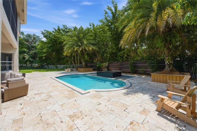 1585 Victoria Isle Way, Weston FL 33327 - Weston, FL - Photo 2