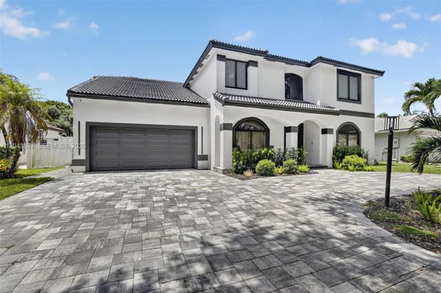10746 Charleston Pl, Cooper City FL 33026 - Cooper City, FL - Photo 2