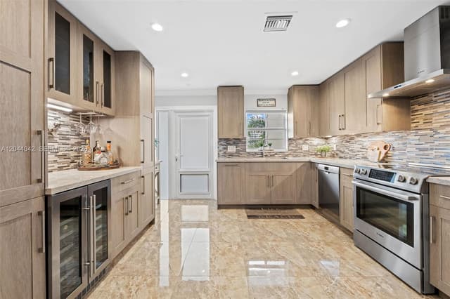 711 N Riverside Dr # 302, Pompano Beach FL 33062 - Pompano Beach, FL - Photo 4
