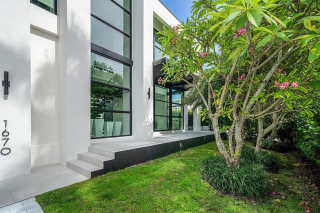 1670 E Terra Mar Drive, Lauderdale By The Sea FL 33062 - Lauderdale By The Sea, FL - Photo 3