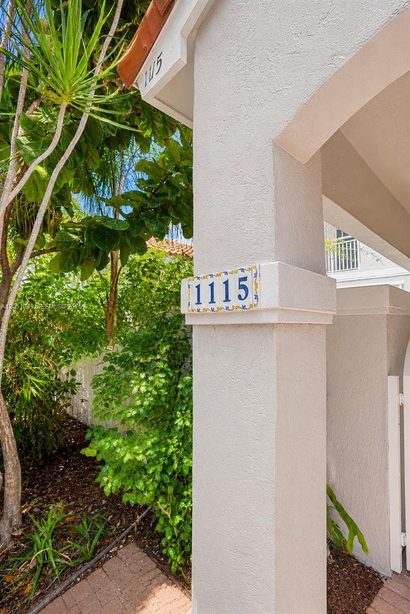 1115 Weeping Willow Way, Hollywood FL 33019 - Hollywood, FL - Photo 1