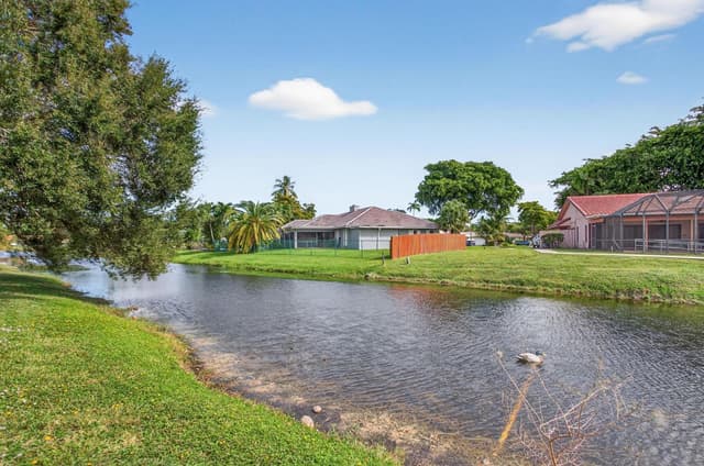 2421 NW 114th Avenue, Coral Springs FL 33065 - Coral Springs, FL - Photo 7
