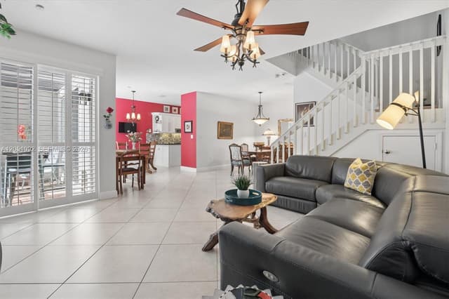 1140 Weeping Willow Way, Hollywood FL 33019 - Hollywood, FL - Photo 5