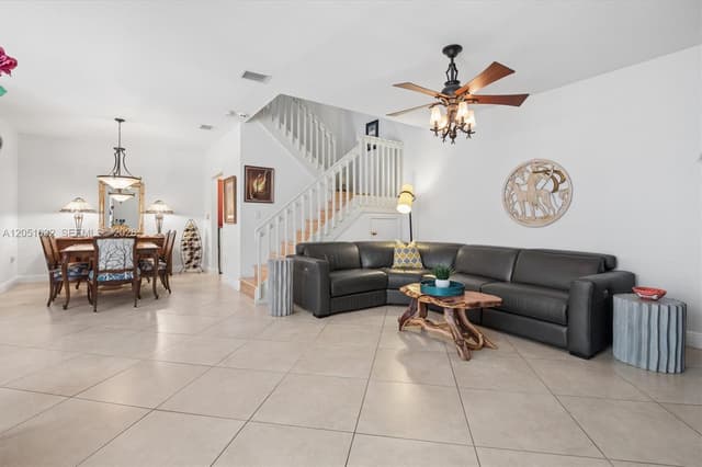 1140 Weeping Willow Way, Hollywood FL 33019 - Hollywood, FL - Photo 4