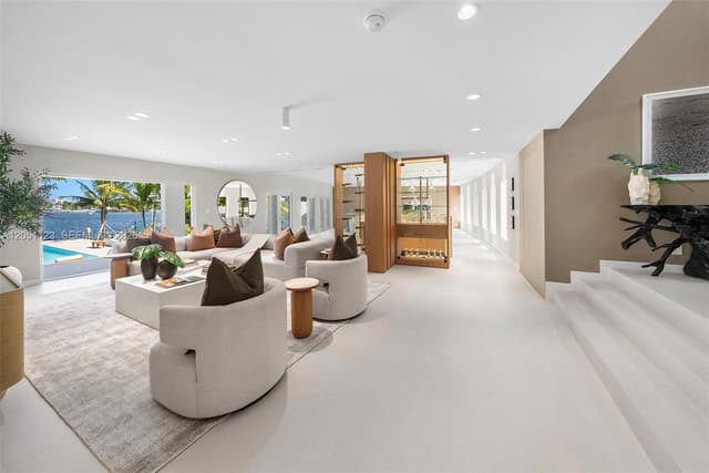 900 N Northlake Dr, Hollywood FL 33019 - Hollywood, FL - Photo 4