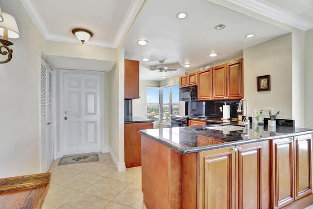 1021 Hillsboro Mile # 1108, Hillsboro Beach FL 33062 - Hillsboro Beach, FL - Photo 2