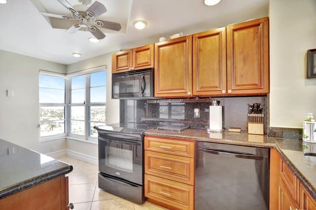 1021 Hillsboro Mile # 1108, Hillsboro Beach FL 33062 - Hillsboro Beach, FL - Photo 3