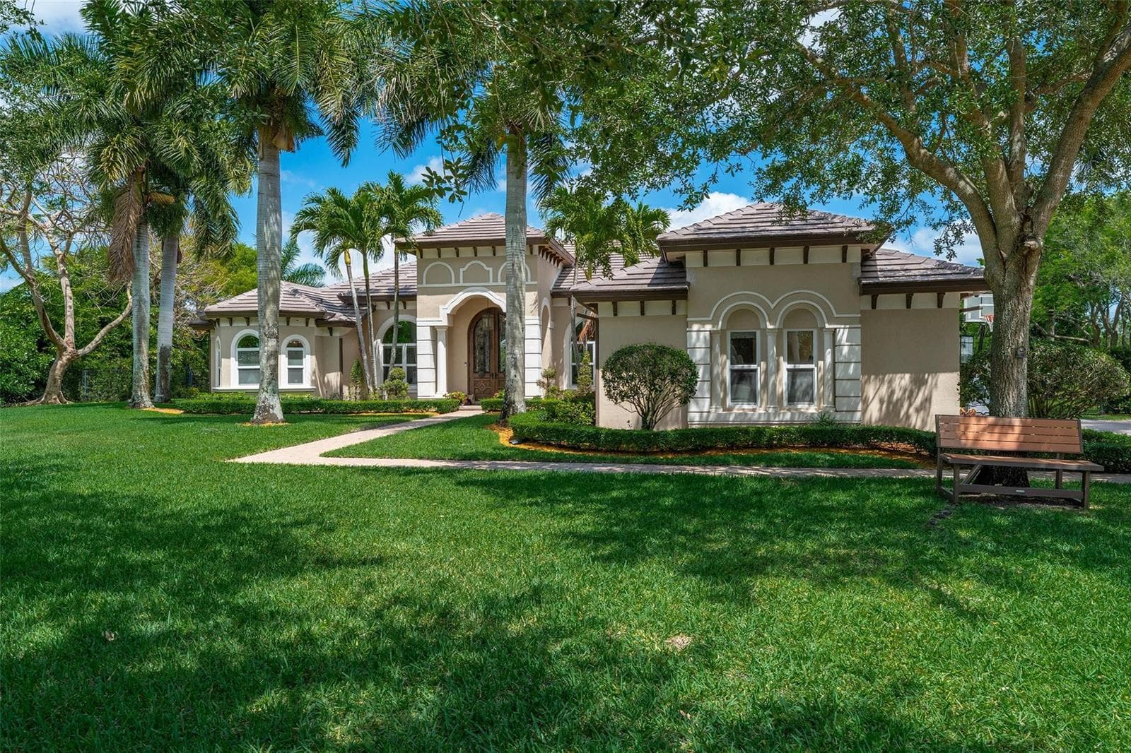 4197 Finishline Terrace, Davie FL 33330 - Davie, FL - Photo 1