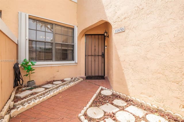 11856 NW 11th St # 11856, Pembroke Pines FL 33026 - Pembroke Pines, FL - Photo 2
