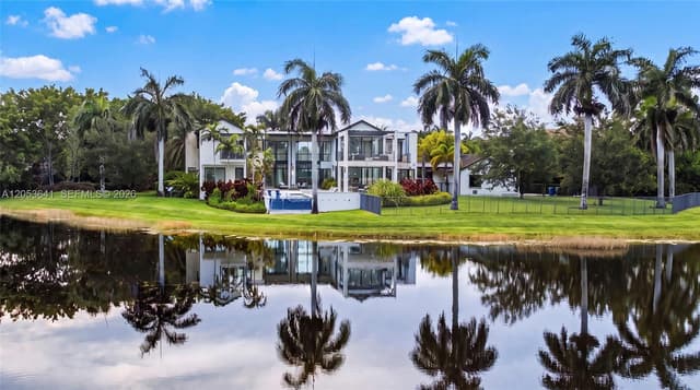 3714 Pine Lake Dr, Weston FL 33332 - Weston, FL - Photo 5