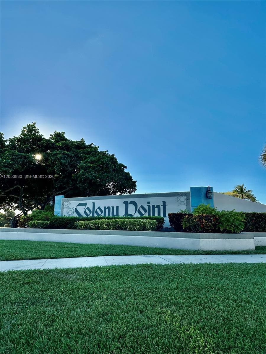 1000 Colony Point Cir # 303, Pembroke Pines FL 33026 - Pembroke Pines, FL - Photo 1