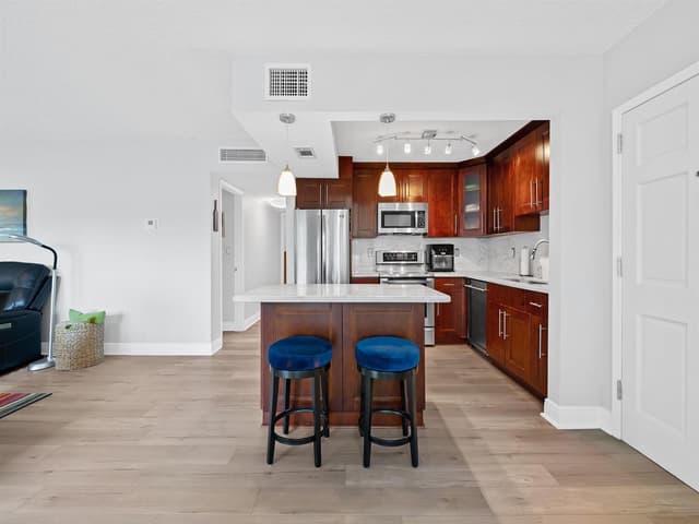 1839 Middle River Drive # 105, Fort Lauderdale FL 33305 - Fort Lauderdale, FL - Photo 3
