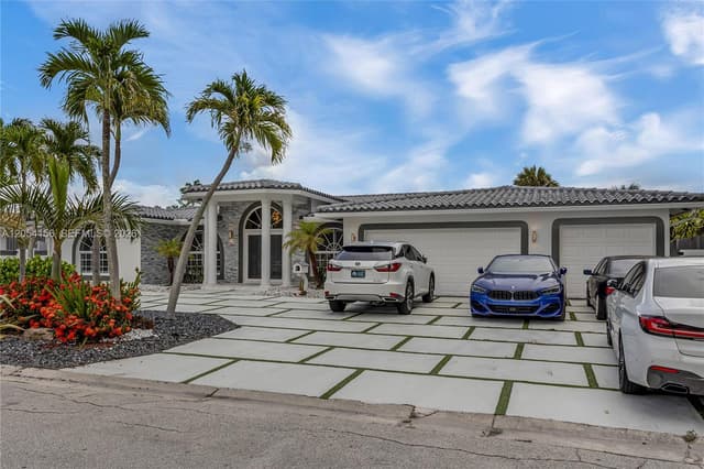 2920 NE 55th Pl, Fort Lauderdale FL 33308 - Fort Lauderdale, FL - Photo 2