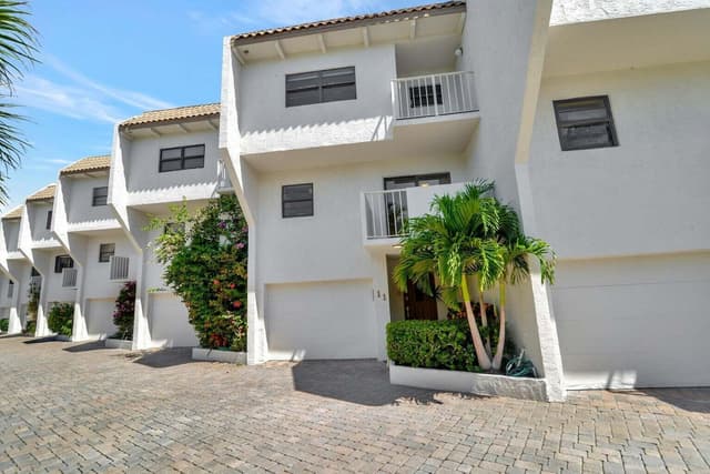 1222 Hillsboro Mile # 11, Hillsboro Beach FL 33062 - Hillsboro Beach, FL - Photo 4