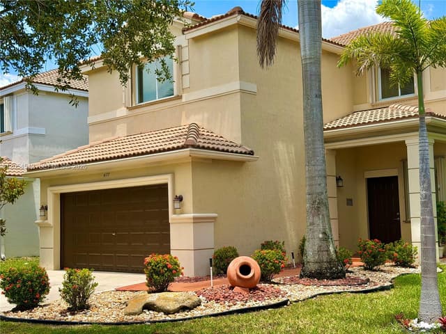 477 Fishtail Ter, Weston FL 33327 - Weston, FL - Photo 3